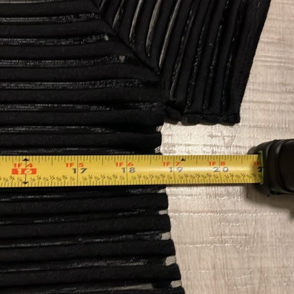 Trouve Sheer Striped Top - Picture 4 of 7